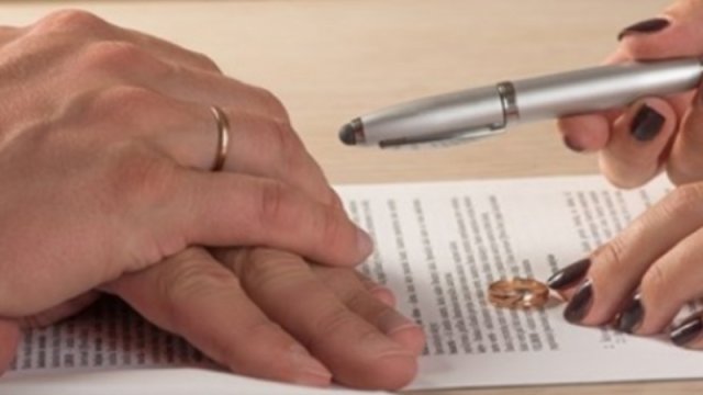 Azərbaycanda hər saatda 4 nəfər boşanır - 