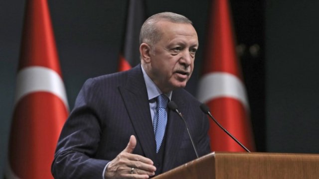 Ərdoğan: “Belə sülh olmur, siz ancaq terror təşkilatları ilə əl-ələ gəzməyi bacarırsınız”