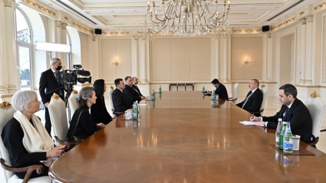 Prezident Estoniya Parlamentinin sədrini qəbul etdi (YENİLƏNİB)
