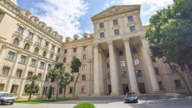 İraqda cəzaçəkmə müəssisəsində saxlanılan 2 uşaq Azərbaycana gətirildi