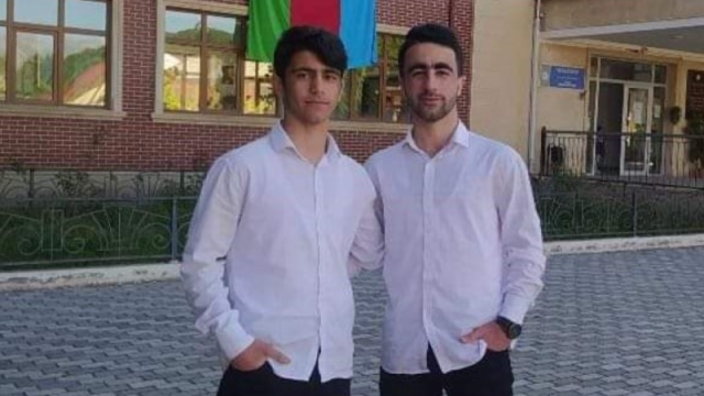 Buraxılış imtahanlarından eyni bal toplayan qardaşlar - FOTO