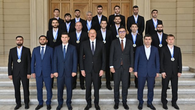 Prezident Avropa çempionu olan milli komandamızın üzvlərini qəbul etdi - YENİLƏNİB/FOTO