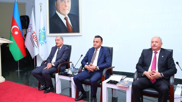 “Müasir Azərbaycan tibb tarixində Heydər Əliyev faktoru” adlı panel diskussiyası keçirildi