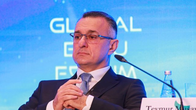 Səhiyyə naziri tibb sahəsinə investisiyaları artırmağa çağırdı