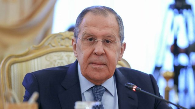 Lavrov Şəhidlər xiyabanında Azərbaycanın qəhrəman övladlarının xatirəsini anıb