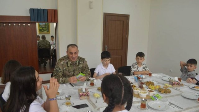 Hikmət Mirzəyev şəhid övladları ilə görüşdü - FOTOLAR