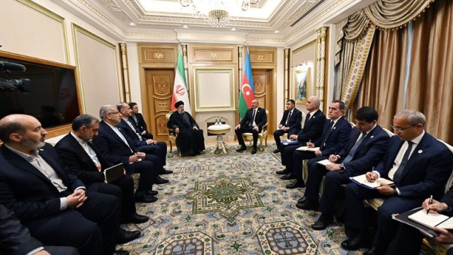 İlham Əliyev İbrahim Rəisi ilə görüşdü - YENİLƏNİB