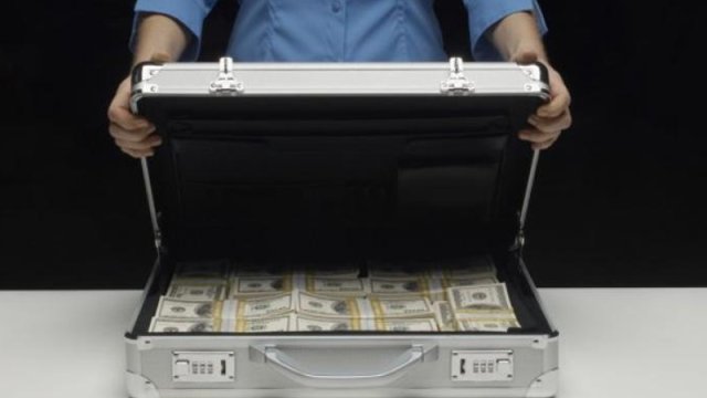 Azərbaycana ən çox dollar gətirən 10 şəxs kimdir? - ADLAR