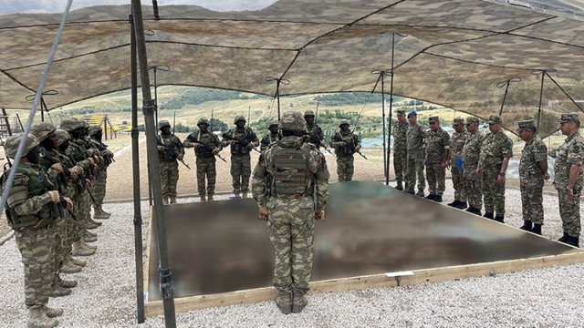 Zakir Həsənov Xocavəndə getdi, komandolara tapşırıqlar verdi - VİDEO