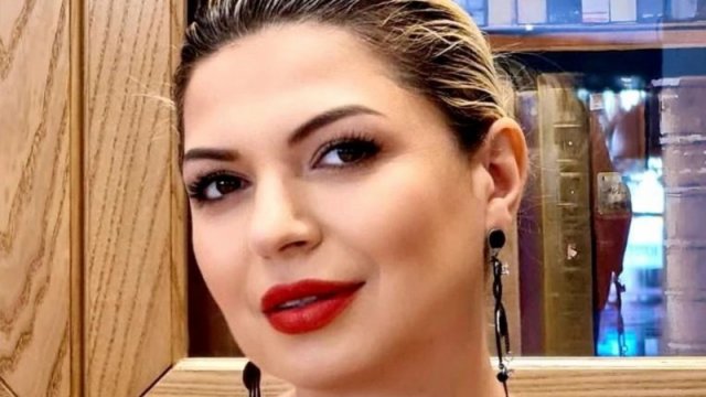 Ailə qurandan 13 il sonra soyadını dəyişdi - FOTO