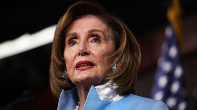 Nensi Pelosinin təyyarəsi Tayvanın hava məkanına daxil oldu