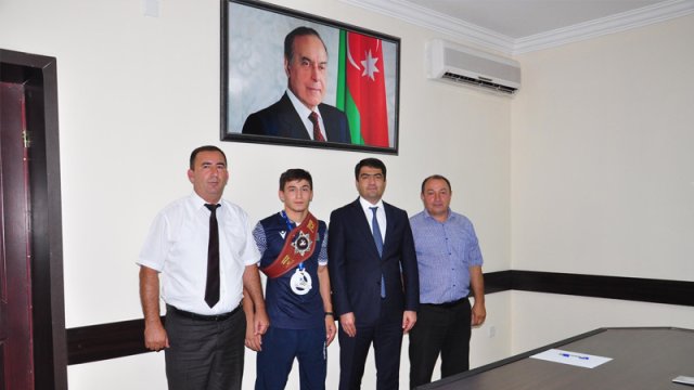 Seymur Orucov dünya çempionu ilə görüşdü - FOTOLAR