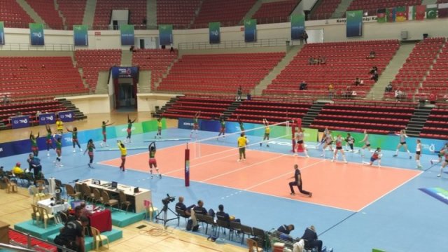 Kamerun voleybolçuları Azərbaycanla oyuna belə gəldilər - VİDEO
