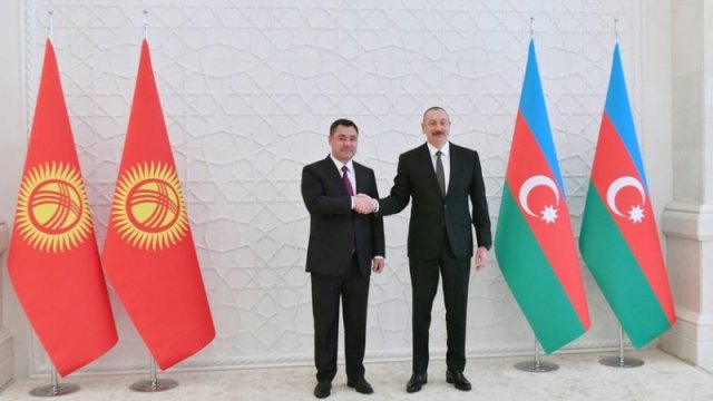 İlham Əliyev Qırğız Respublikasının Prezidentini təbrik etdi