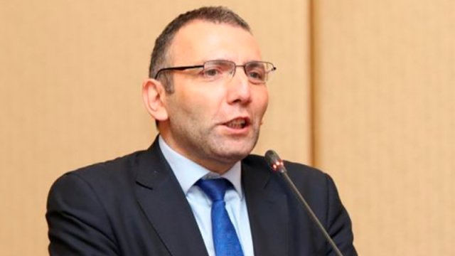 Arye Qut vəfat etdi
