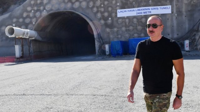 Prezident Laçına getdi, 2400 metr uzunluğundakı tunellə tanış oldu - FOTOLAR