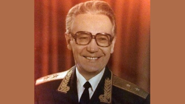 Elçibəyi tutduran general: Krasilnikov Bəxtiyar Vahabzadəni də həbs etdirmək istəyib