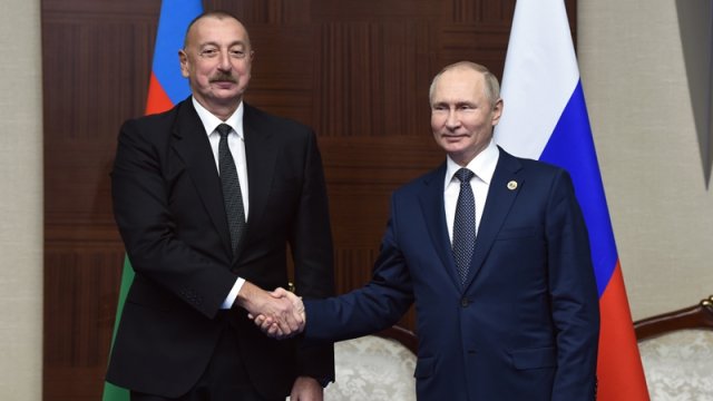İlham Əliyev Astanada Putinlə görüşdü