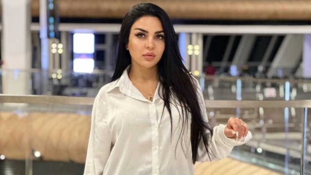 Azərbaycanda müğənninin evindən 2 min manatını görün kim oğurlayıb