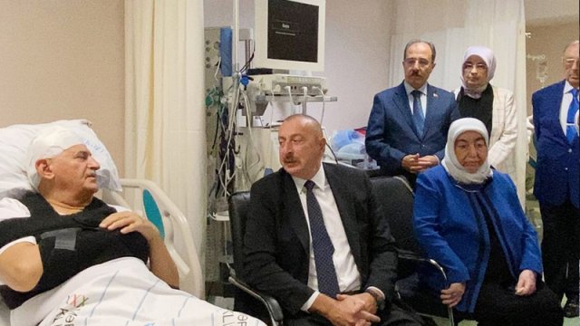 İlham Əliyev xəstəxanada Binəli Yıldırımı ziyarət etdi - FOTOLAR