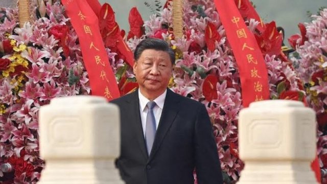 Atasını tutdular, bacısı intihar etdi - torpaq altından Çin liderliyinə...