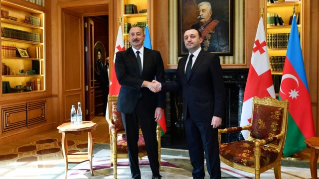 İlham Əliyevin Gürcüstanın Baş naziri ilə təkbətək görüşü keçirildi - FOTO/YENİLƏNİB