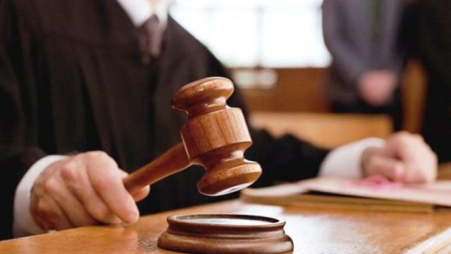 Məhkəmə Gömrük Komitəsinin sabiq vəzifəli şəxsləri ilə bağlı qərar verdi