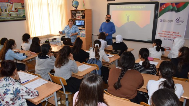 Bakı kəndlərində məktəbi 3-cü sinifdən tərk edən qızlar var