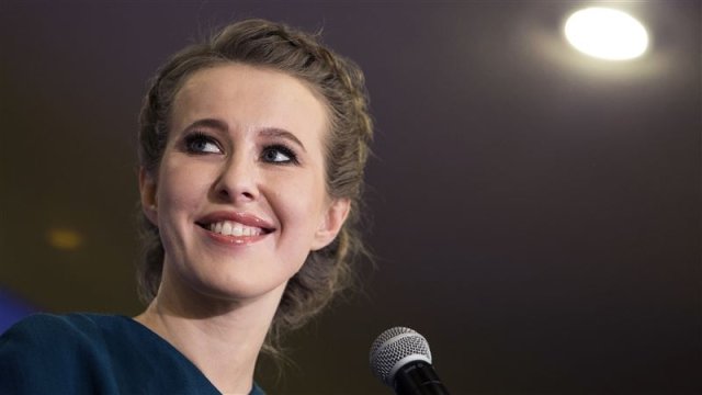 Rusiyadan qaçan Kseniya Sobçak geri qayıtdı