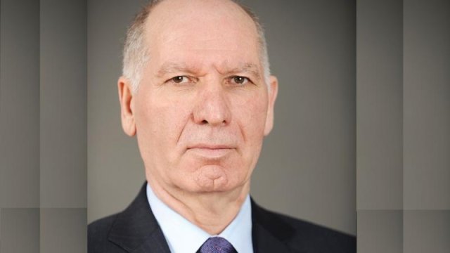 Keçmiş deputat 7 vətəndaşı mənzilindən çıxarır