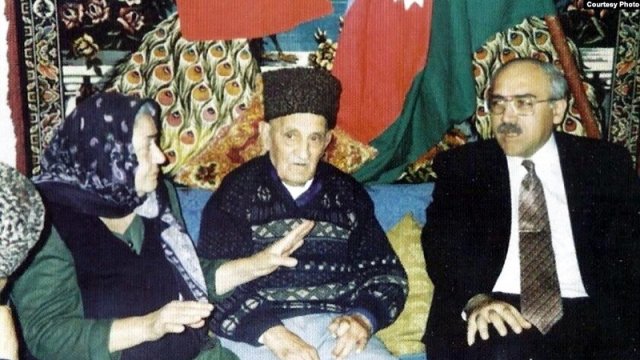 Cümhuriyyətin bayrağını Bakıya gətirdi - “Əsir düşdüm, it damında yaşadım”