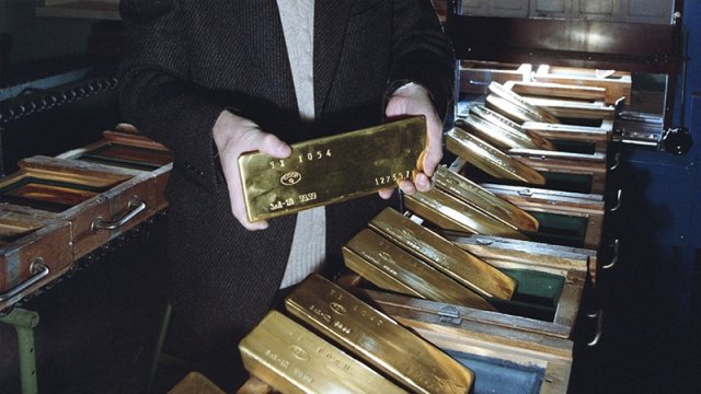 Tonlarla qızıl, milyardlarla pul - Kommunist Partiyasının xəzinəsini kimlər mənimsəyib...