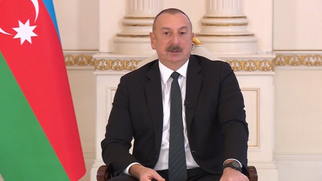 Prezident yerli televiziya kanallarına müsahibə verir