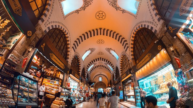 Ötən il İstanbul Kapalıçarşını 40 milyona yaxın şəxs ziyarət edib