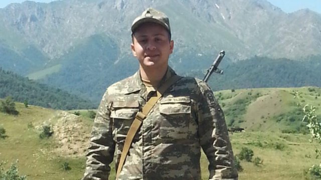 Baş nazir Əli Əsədov Tofiq Yaqublunun oğluna təltif etdi - FOTO