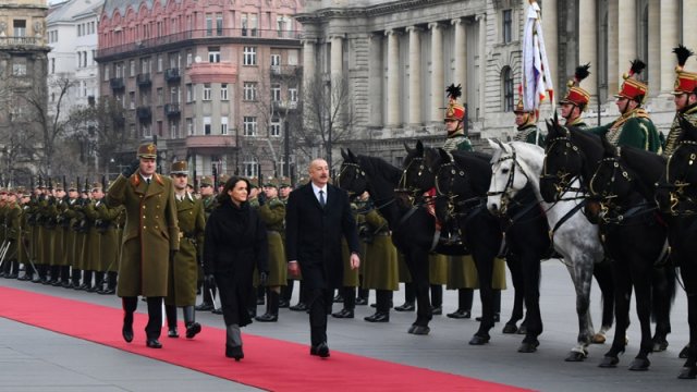 Budapeştdə İlham Əliyevin rəsmi qarşılanma mərasimi olub - FOTOLAR