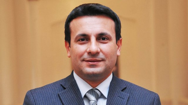 Elnur Hidayətoğlu işdən çıxdı