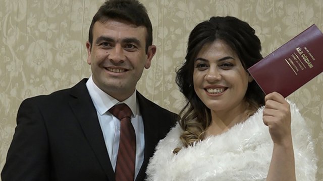 Xəyalları dağıntılar altında qaldı, həyatlarını Bursada birləşdirdilər - FOTO