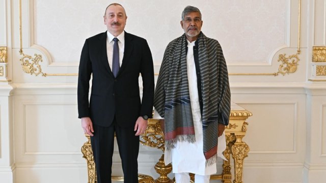 İlham Əliyev Nobel sülh mükafatı laureatını qəbul etdi