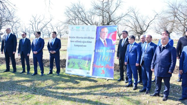 Ağstafada Heydər Əliyevin 100 illik yubileyi ilə əlaqədar ağacəkmə aksiyası keçirildi - FOTOLAR