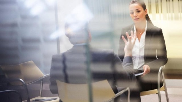 DOST-un 1 milyon manata icarəyə götürdüyü ofisin sahibi kimdir?