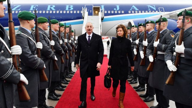 İlham Əliyev Almaniyaya səfərə getdi - FOTOLAR