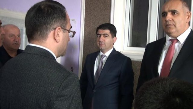 Ağstafada icra başçısı Vətən müharibəsi qazisini toy mərasiminə qatıldı - FOTO