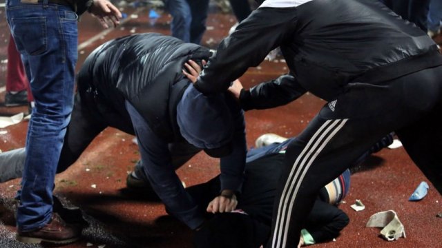 İrəvanda gecə klubunda əlbəyaxa dava düşüb, iki hərbçi yaralanıb