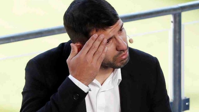 Tanınmış futbolçu canlı yayım zamanı mini aritmiya keçirib