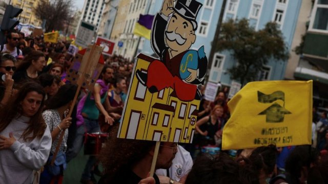 Portuqaliyada minlərlə insan etiraz aksiyaları keçirib