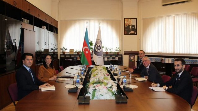 Britaniya səfiri Azərbaycan Ombudsmanı ilə əməkdaşlıq məsələlərini müzakirə edib