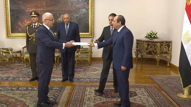 Azərbaycan səfiri etimadnaməsini Misir Prezidentinə təqdim edib