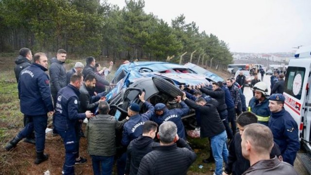 Türkiyədə yol qəzası olub, 12 hərbçi yaralanıb