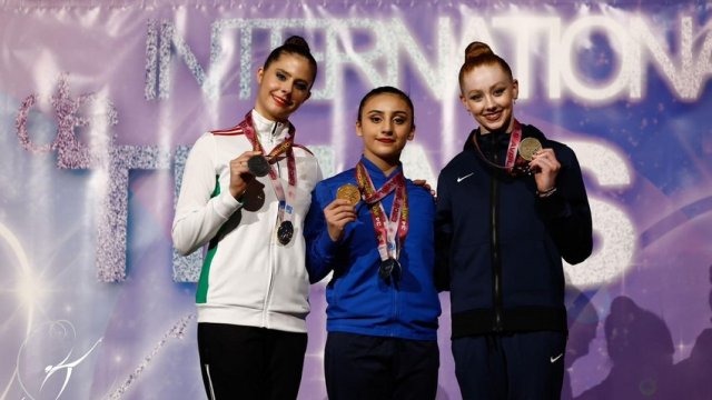 Azərbaycanın bədii gimnastı Fransadakı turnirdə daha üç medal qazanıb